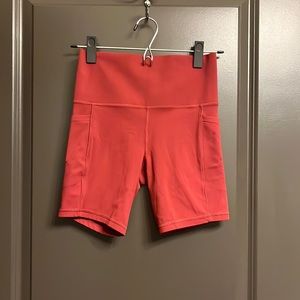 Athleta Salutation Stash Pocket II 7” Short